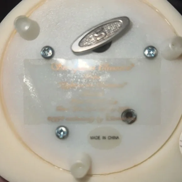 “Seraphim Classics” Hope “Light In The Distance” Musical Figurine - Picture 7 of 7